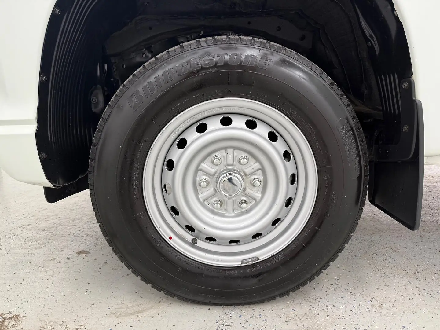 2022 Mitsubishi Triton Gallery Image 9