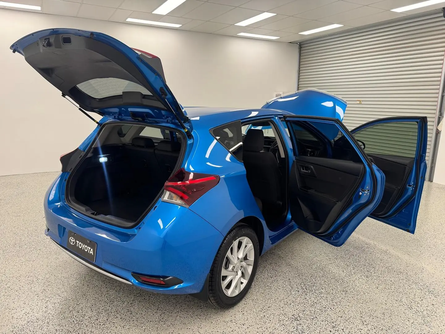 2017 Toyota Corolla Gallery Image 9