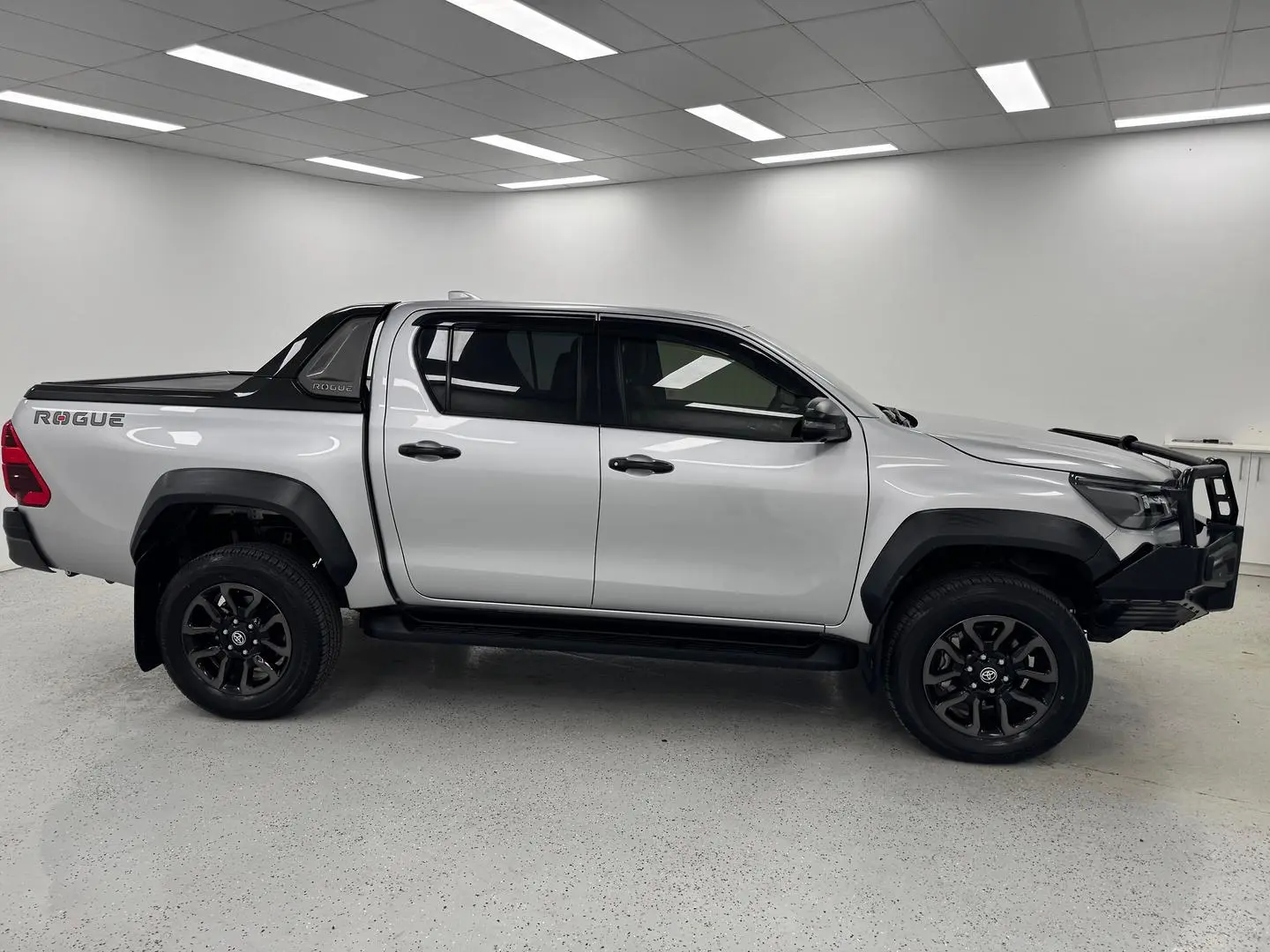 2024 Toyota Hilux Gallery Image 2