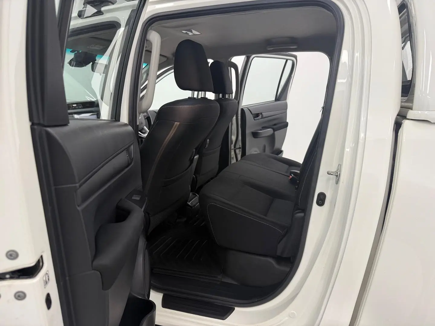 2021 Toyota Hilux Gallery Image 12