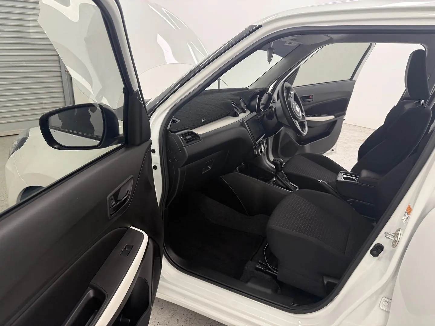 2022 Suzuki Swift Gallery Image 10