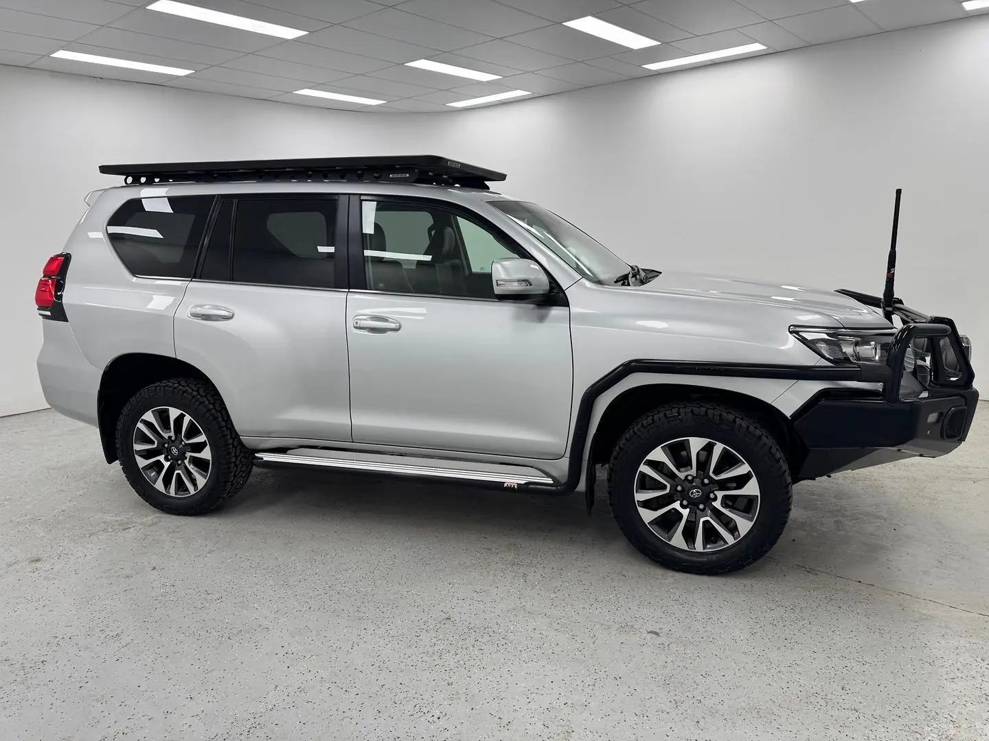 2021 Toyota Landcruiser Prado Gallery Image 2