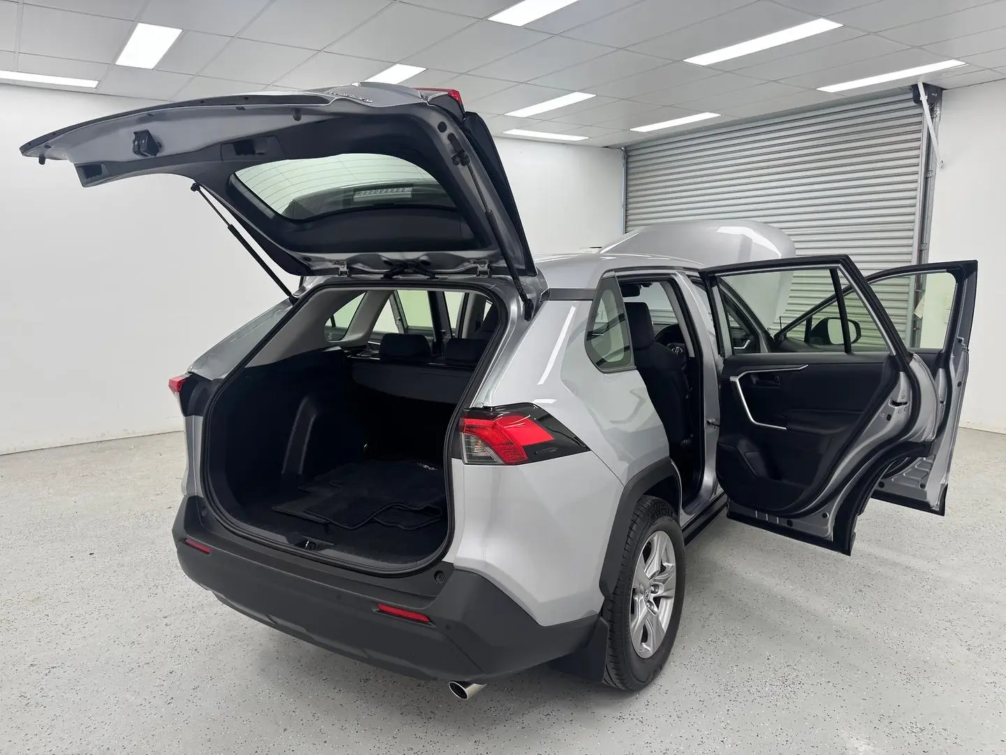 2024 Toyota RAV4 Gallery Image 9