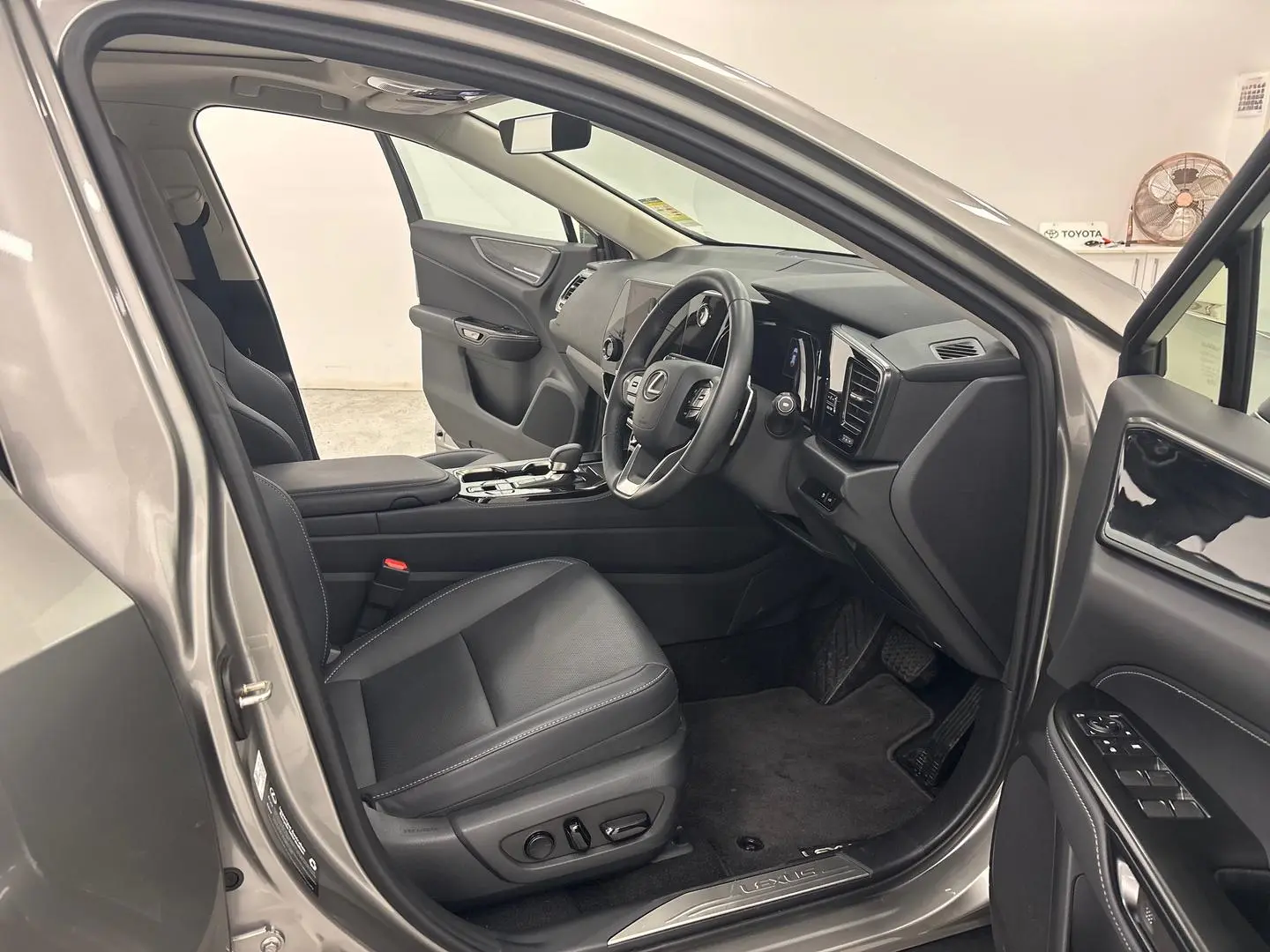 2025 Lexus NX Gallery Image 22