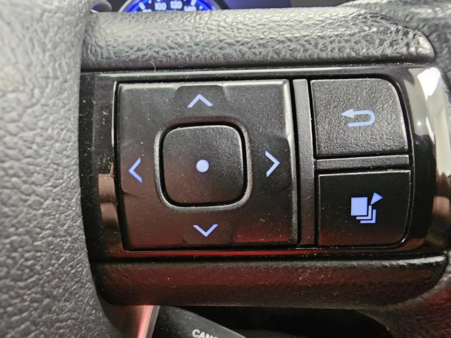 2017 Toyota Hilux Gallery Image 36