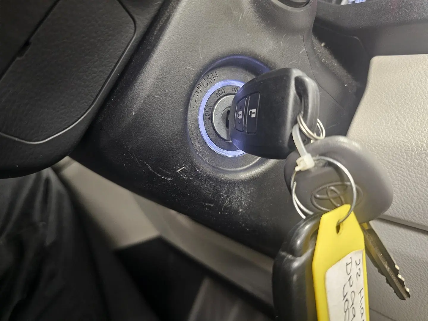 2022 Toyota Hiace Gallery Image 39