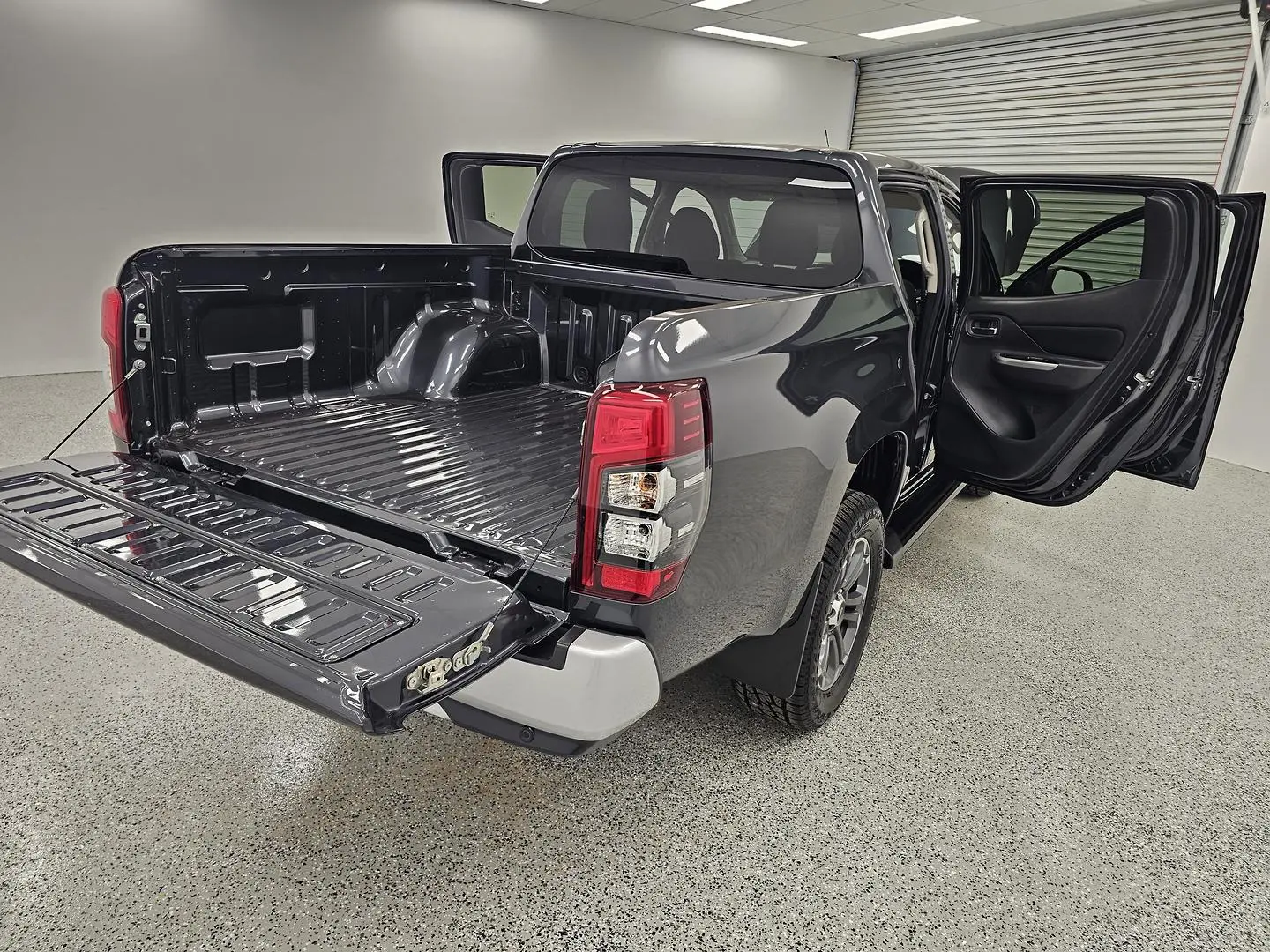 2023 Mitsubishi Triton Gallery Image 18