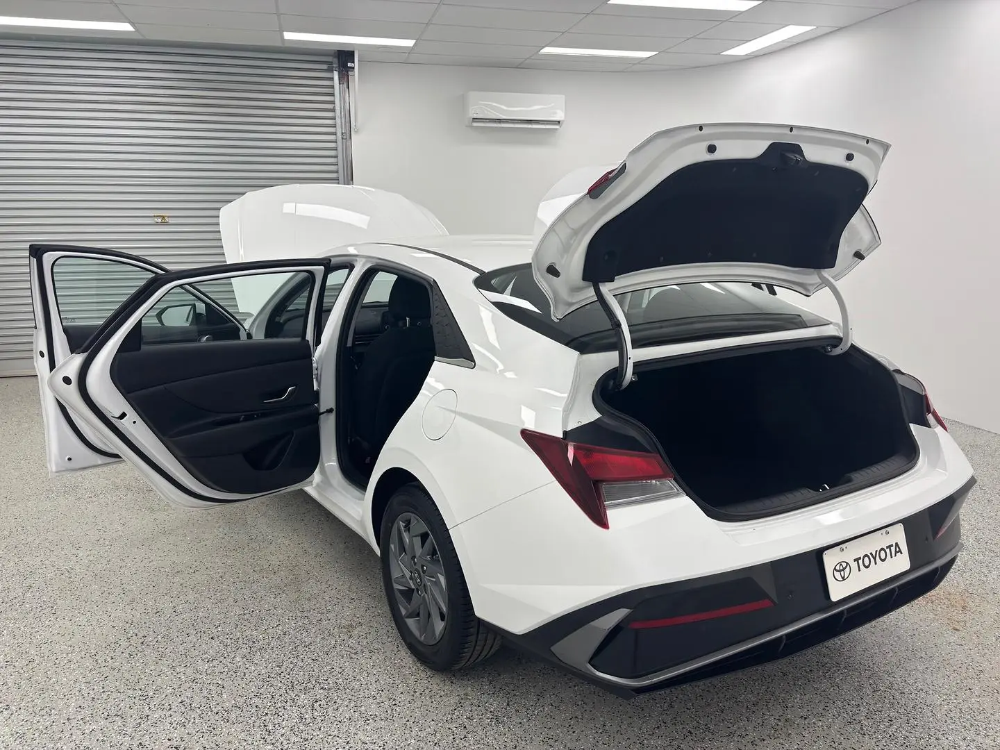 2024 Hyundai i30 Gallery Image 12