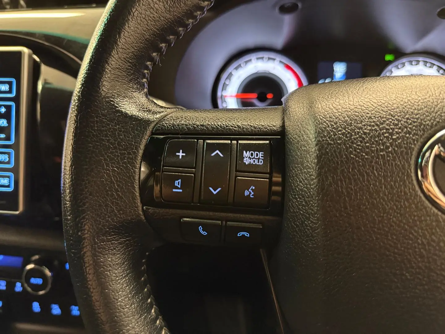 2018 Toyota Hilux Gallery Image 25