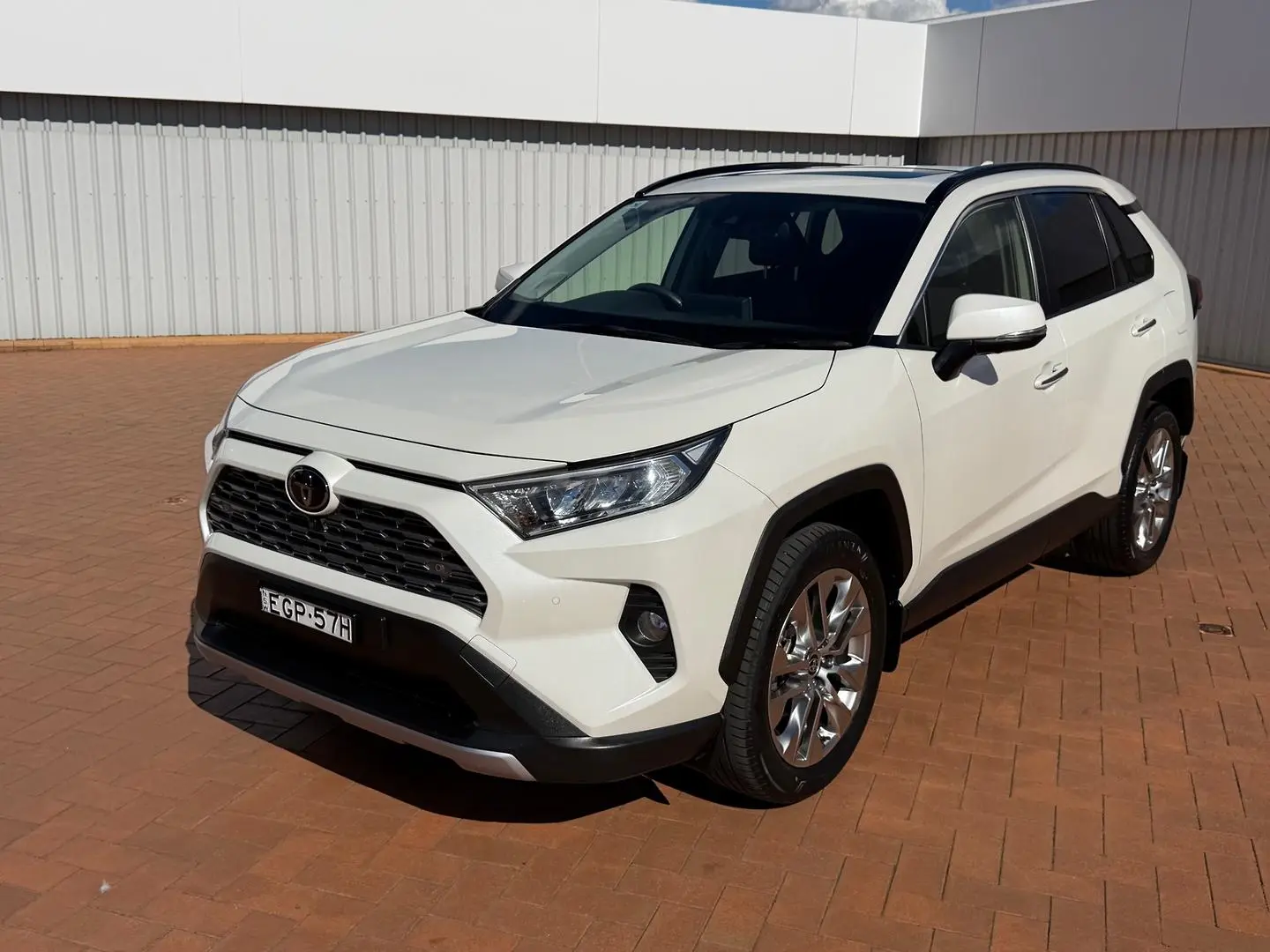 2020 Toyota RAV4 Gallery Image 6