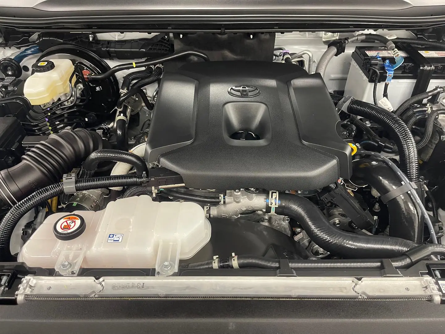 2024 Toyota Landcruiser Prado Gallery Image 15