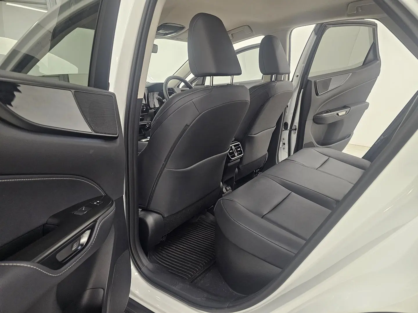 2025 Lexus NX Gallery Image 14