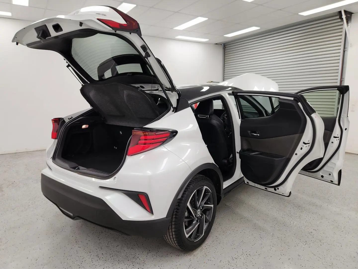 2022 Toyota C-HR Gallery Image 10