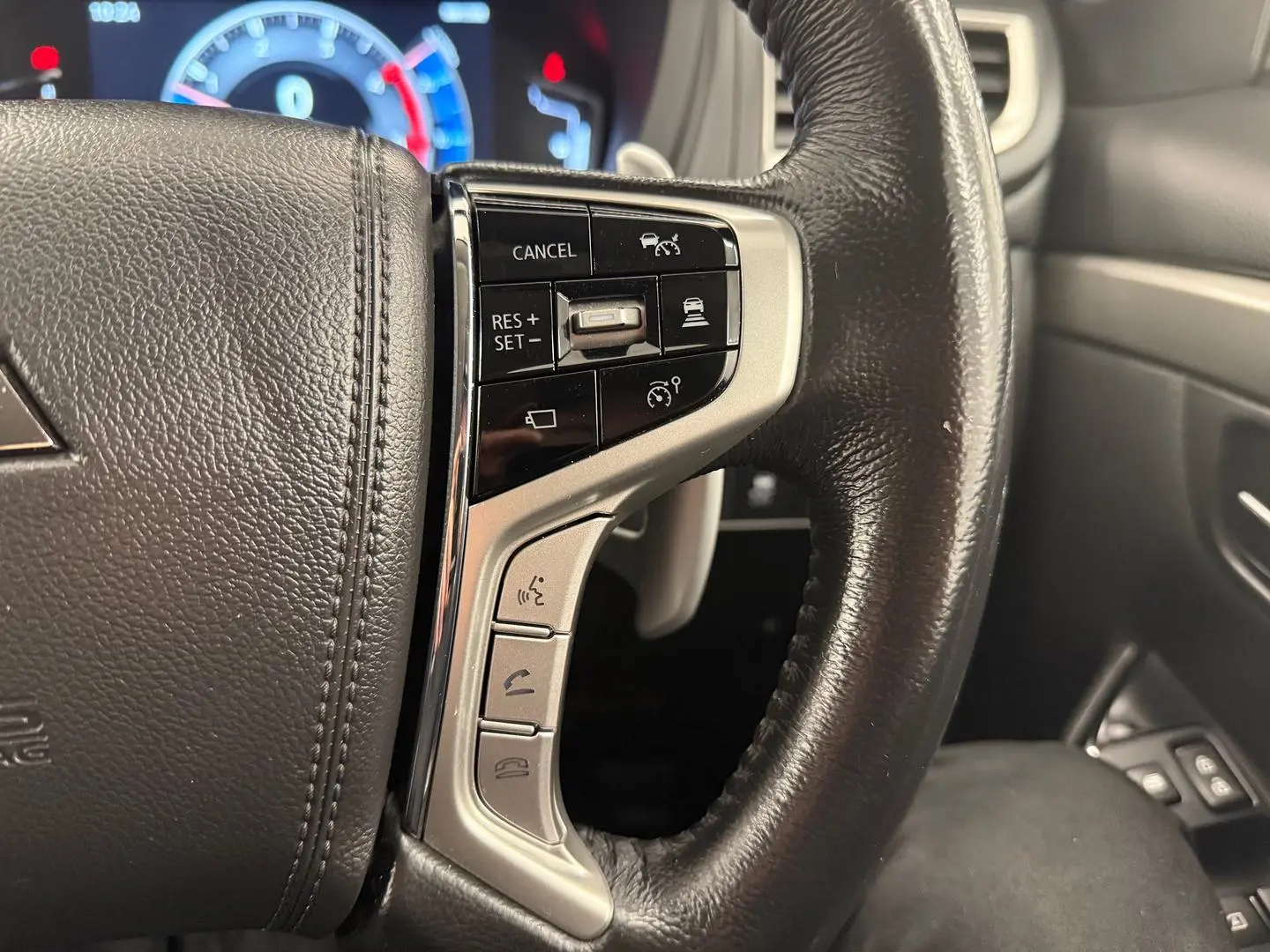 2021 Mitsubishi Pajero Sport Gallery Image 30