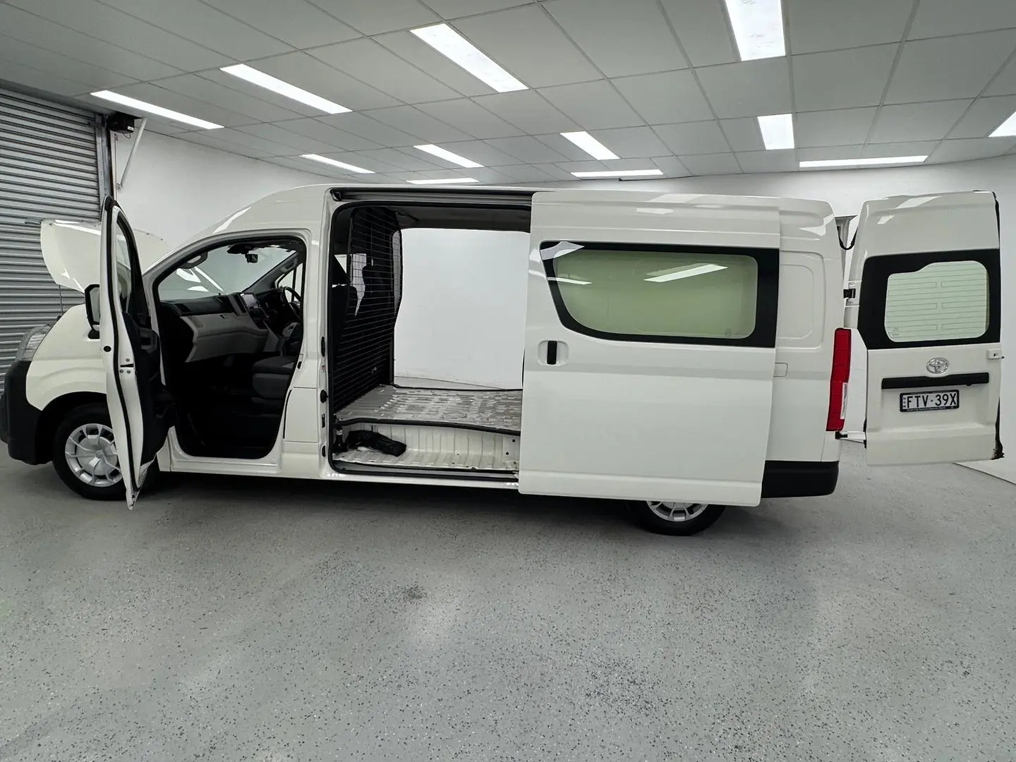 2023 Toyota Hiace Gallery Image 11