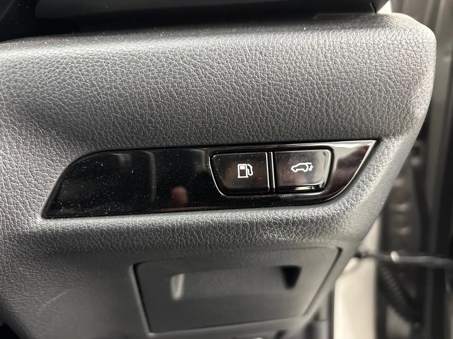 2025 Lexus NX Gallery Image 26