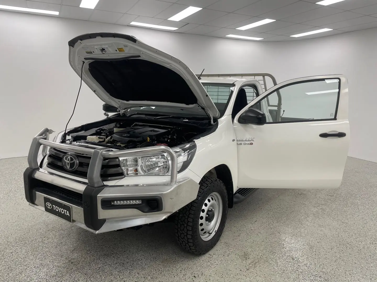 2020 Toyota Hilux Gallery Image 8