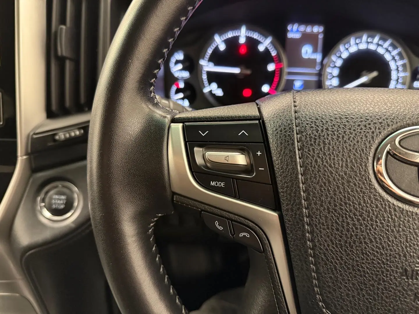 2021 Toyota Landcruiser Gallery Image 29