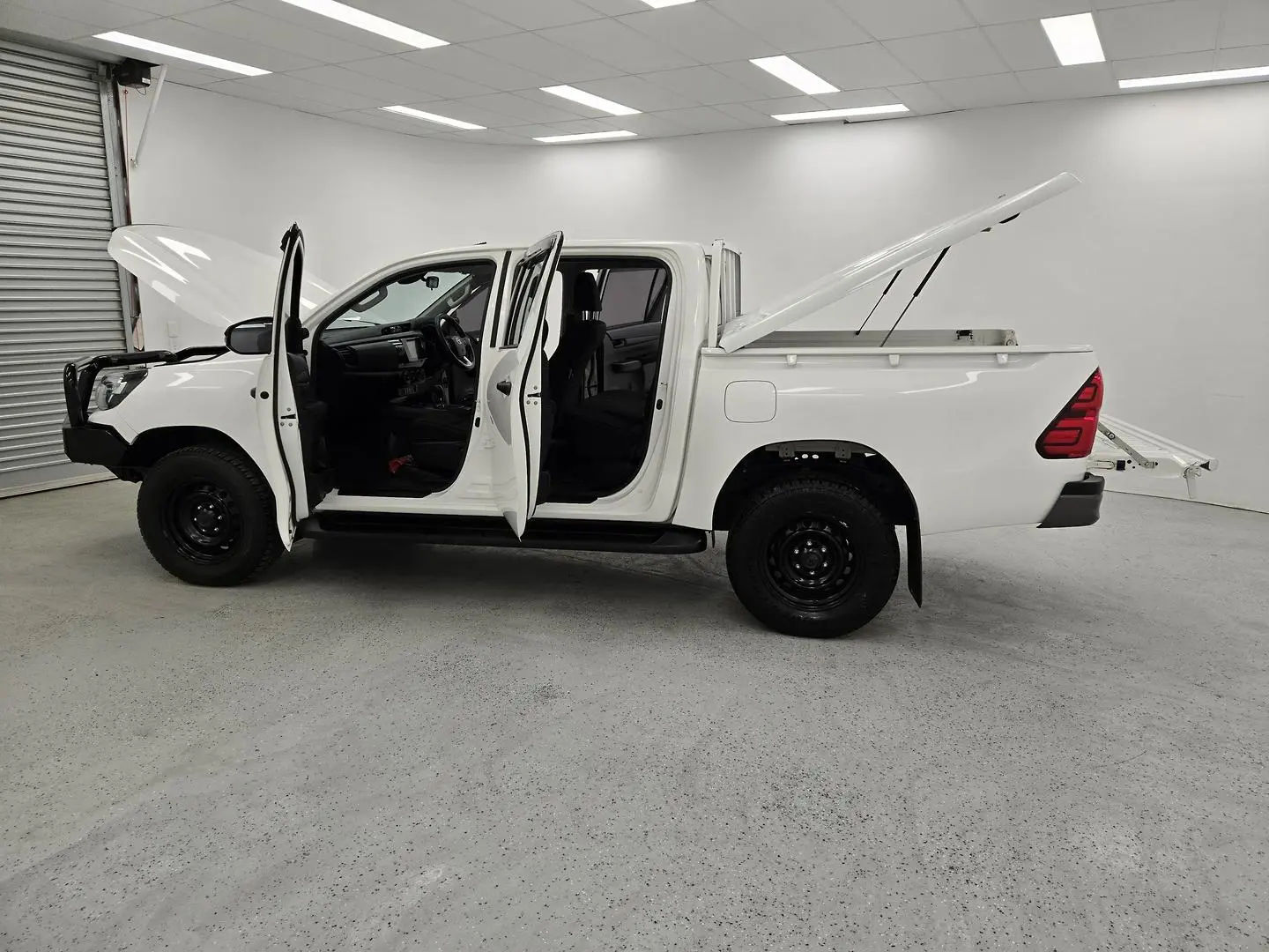 2019 Toyota Hilux Gallery Image 12