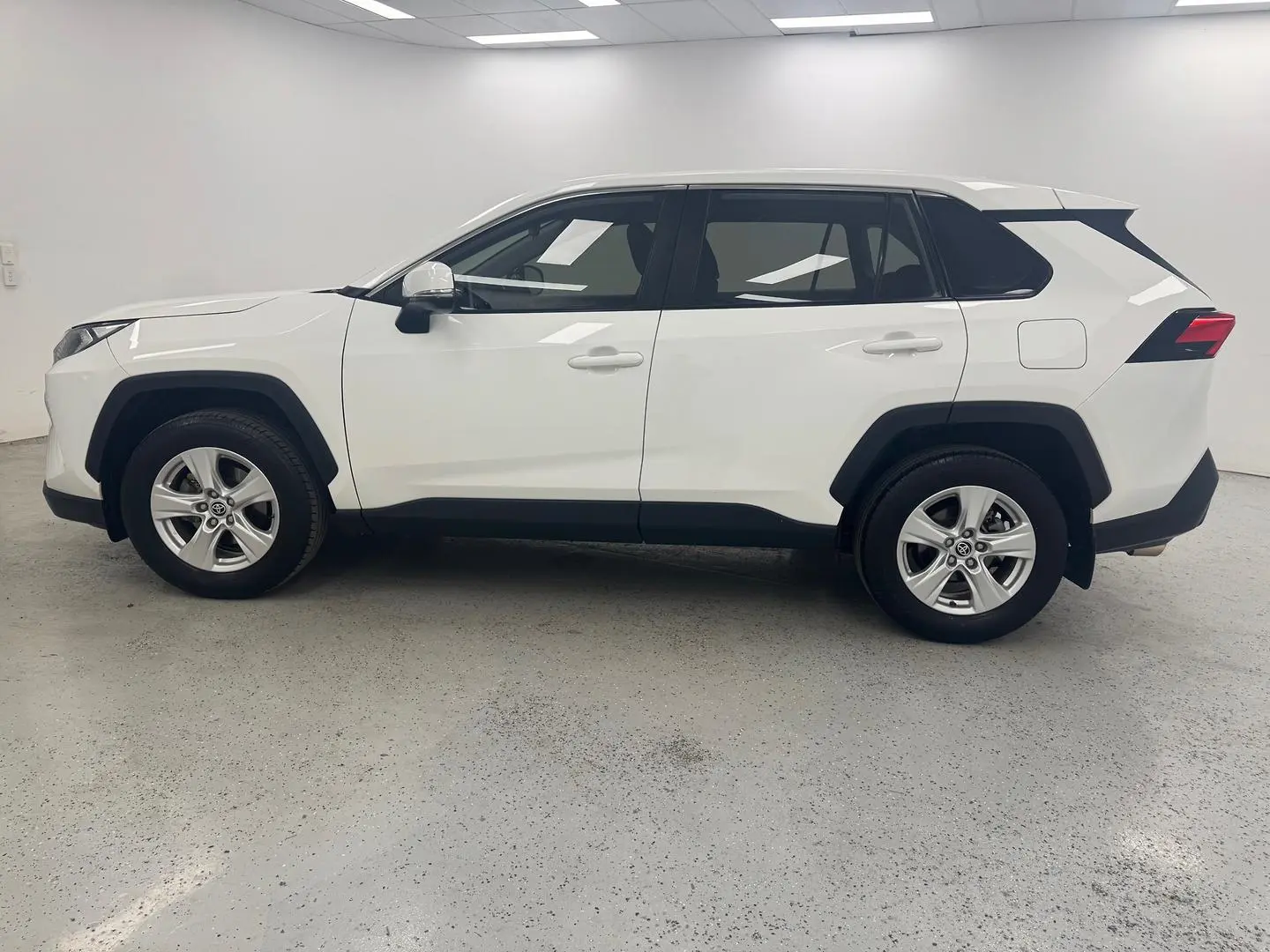 2021 Toyota RAV4 Gallery Image 5