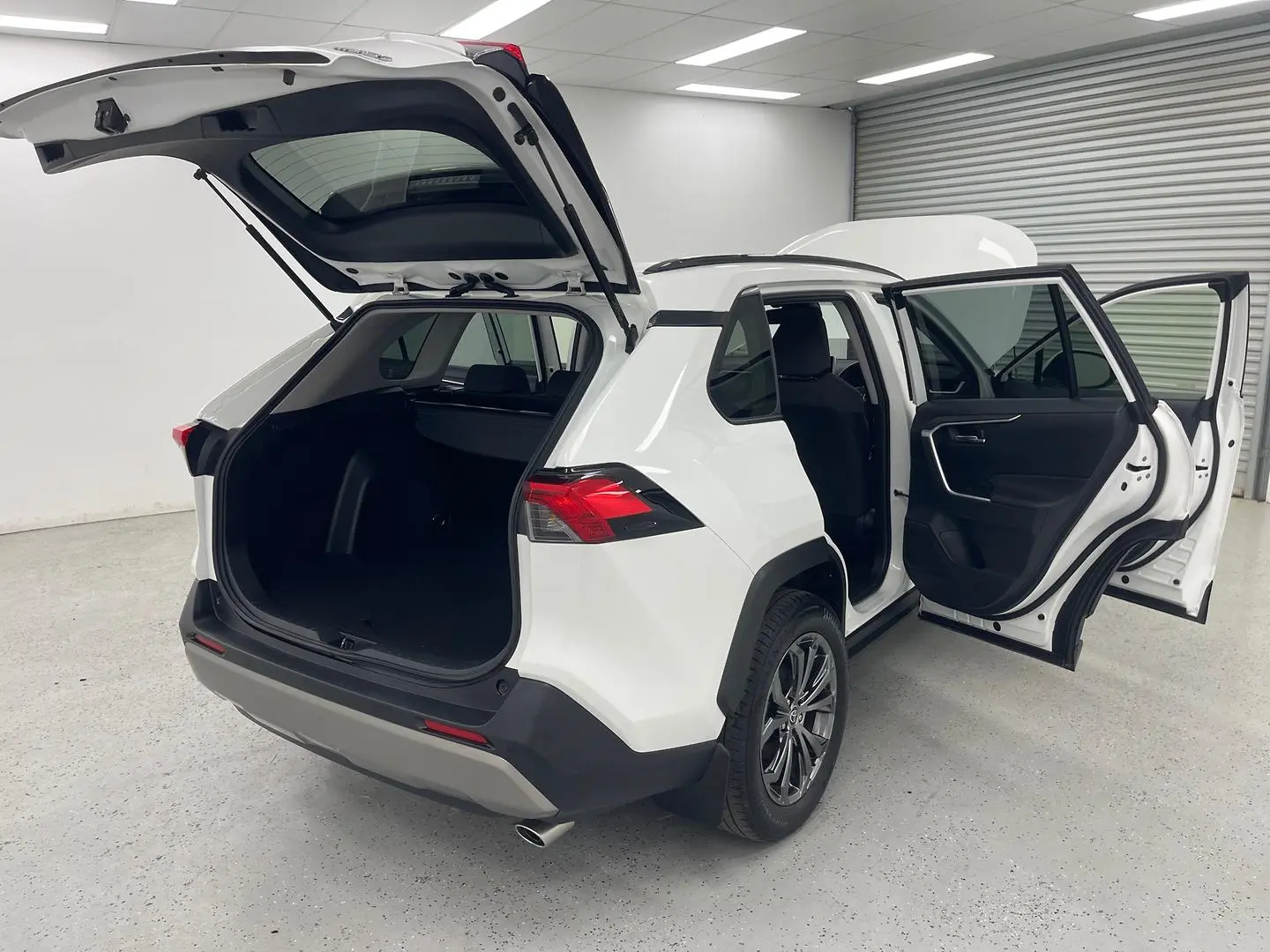 2022 Toyota RAV4 Gallery Image 10