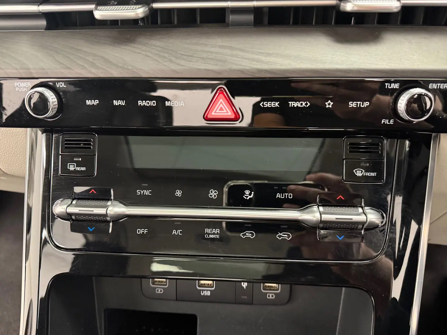 2023 Kia Carnival Gallery Image 16