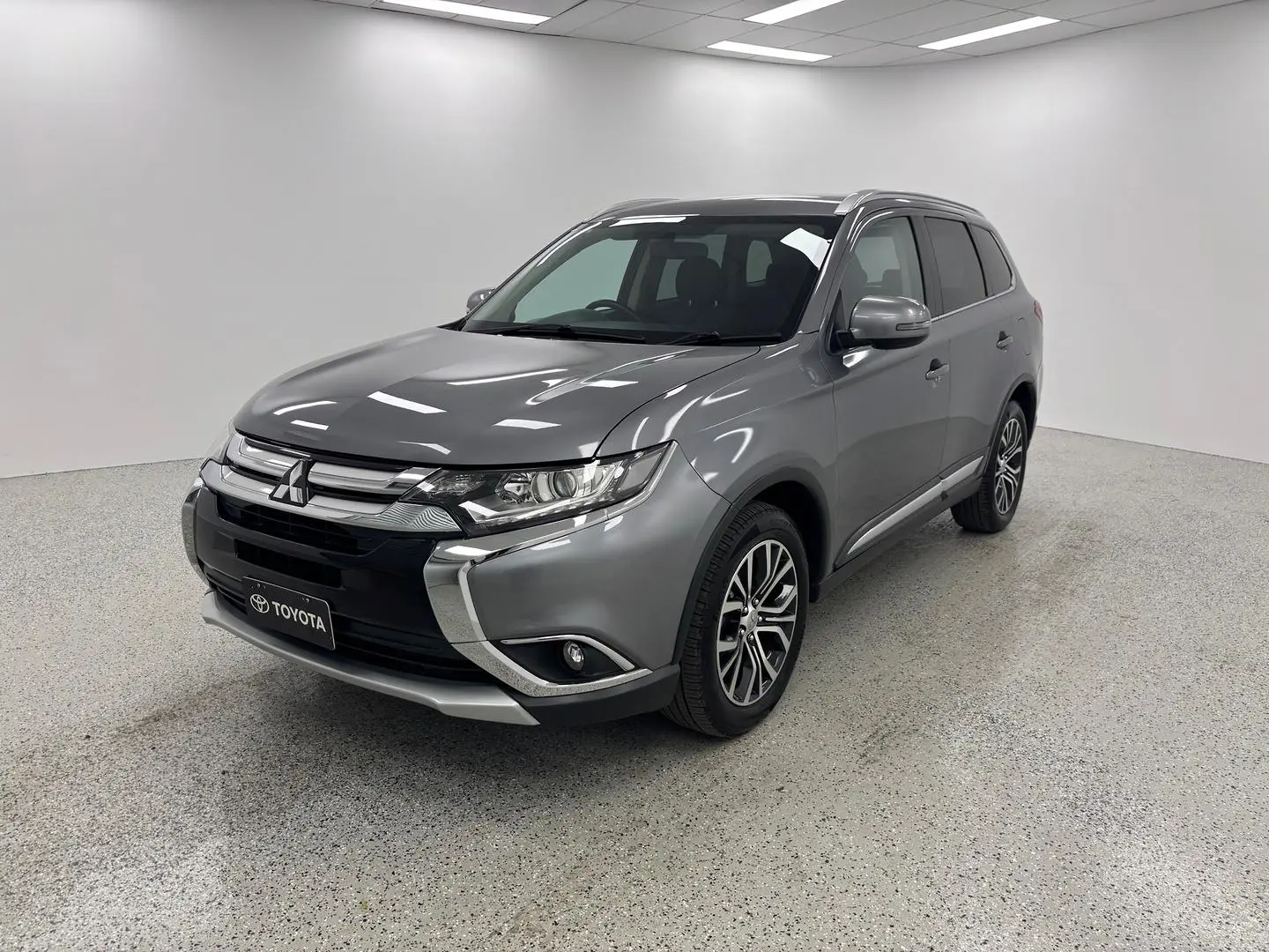 2017 Mitsubishi Outlander Gallery Image 7