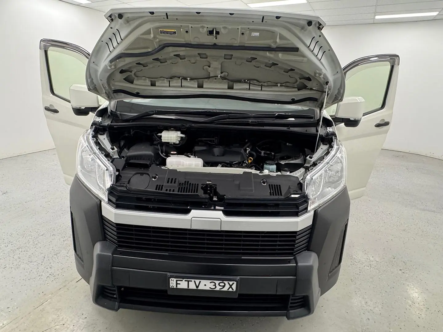 2023 Toyota Hiace Gallery Image 13