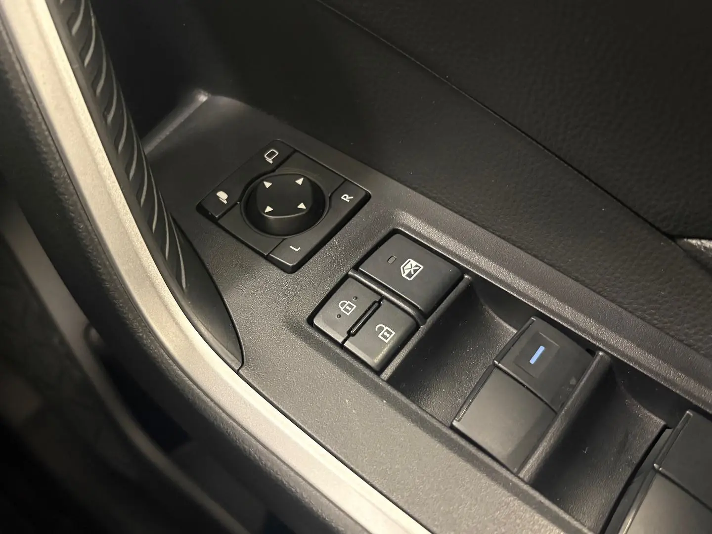 2024 Toyota RAV4 Gallery Image 31