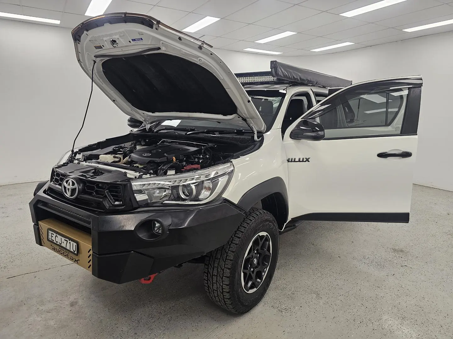 2019 Toyota Hilux Gallery Image 8
