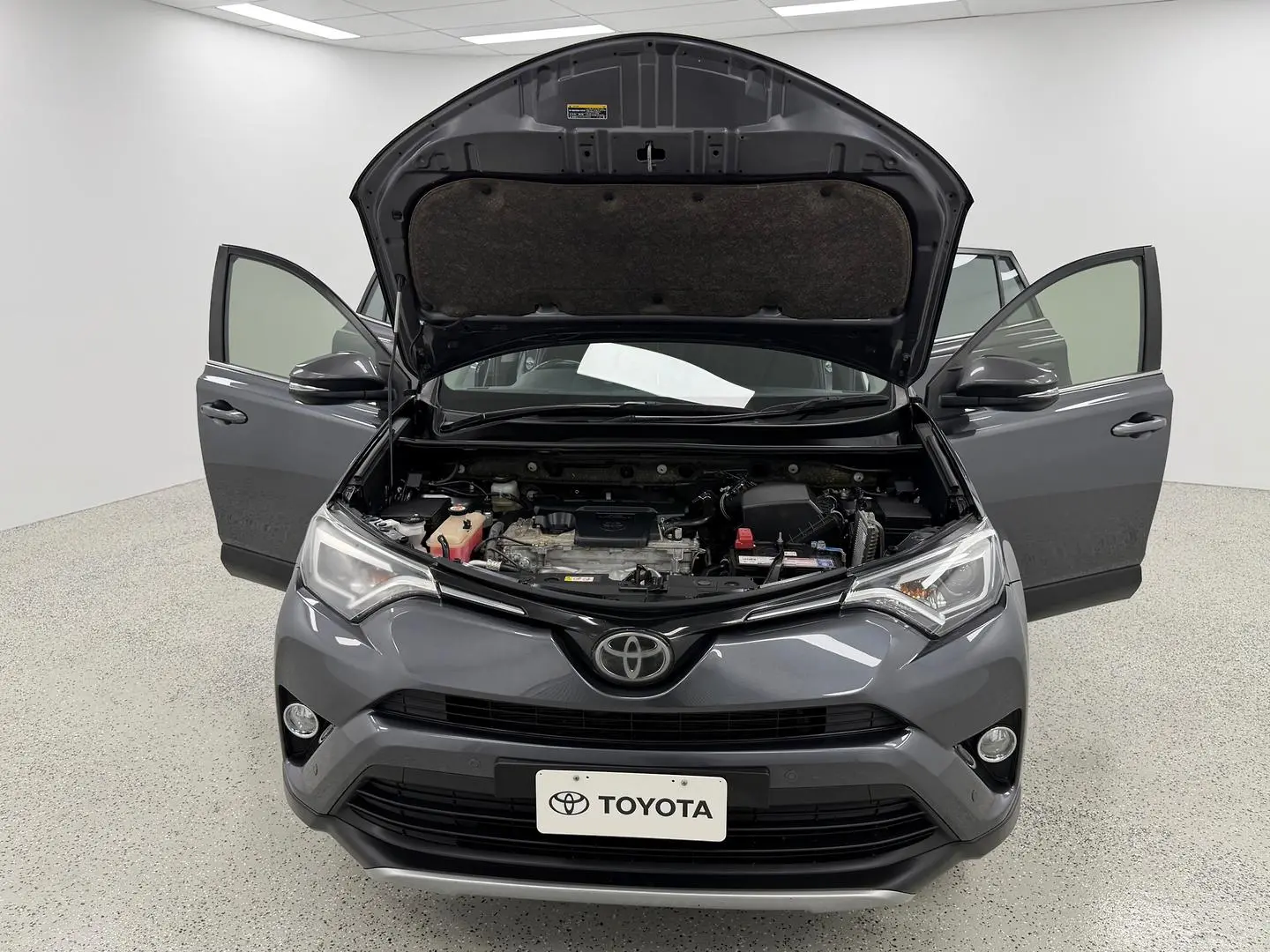 2018 Toyota RAV4 Gallery Image 17