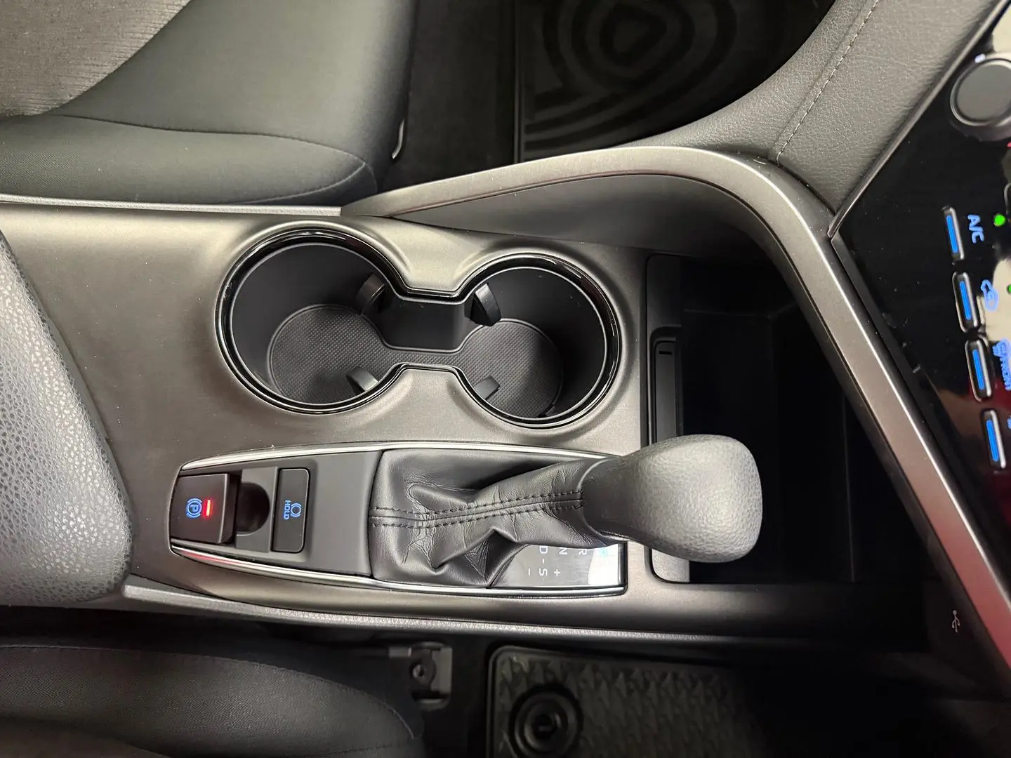 2024 Toyota Camry Gallery Image 32