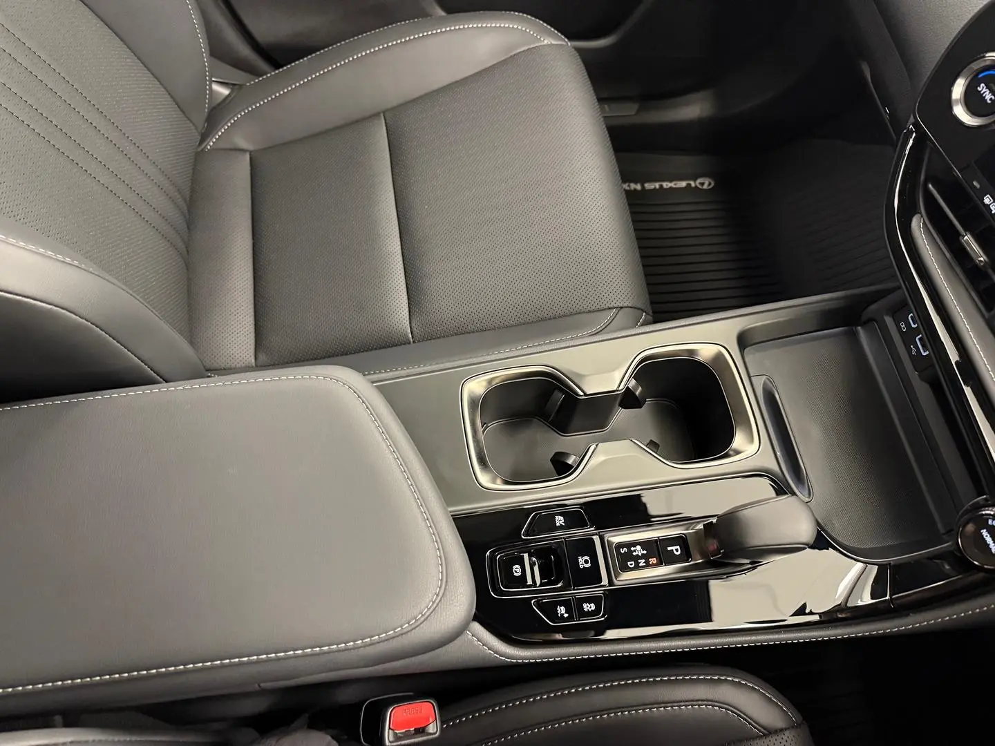 2025 Lexus NX Gallery Image 28