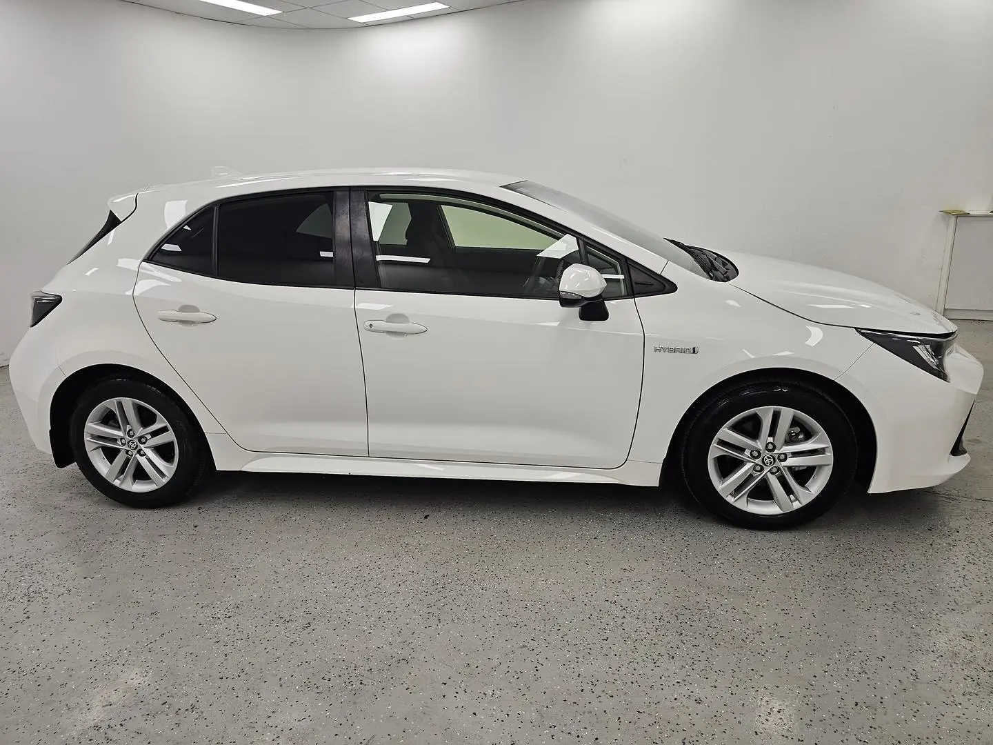 2019 Toyota Corolla Gallery Image 2