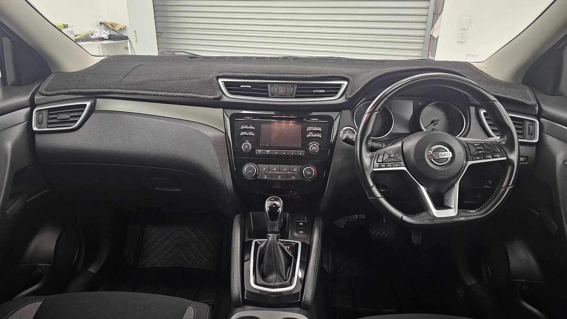 2018 Nissan QASHQAI Gallery Image 27