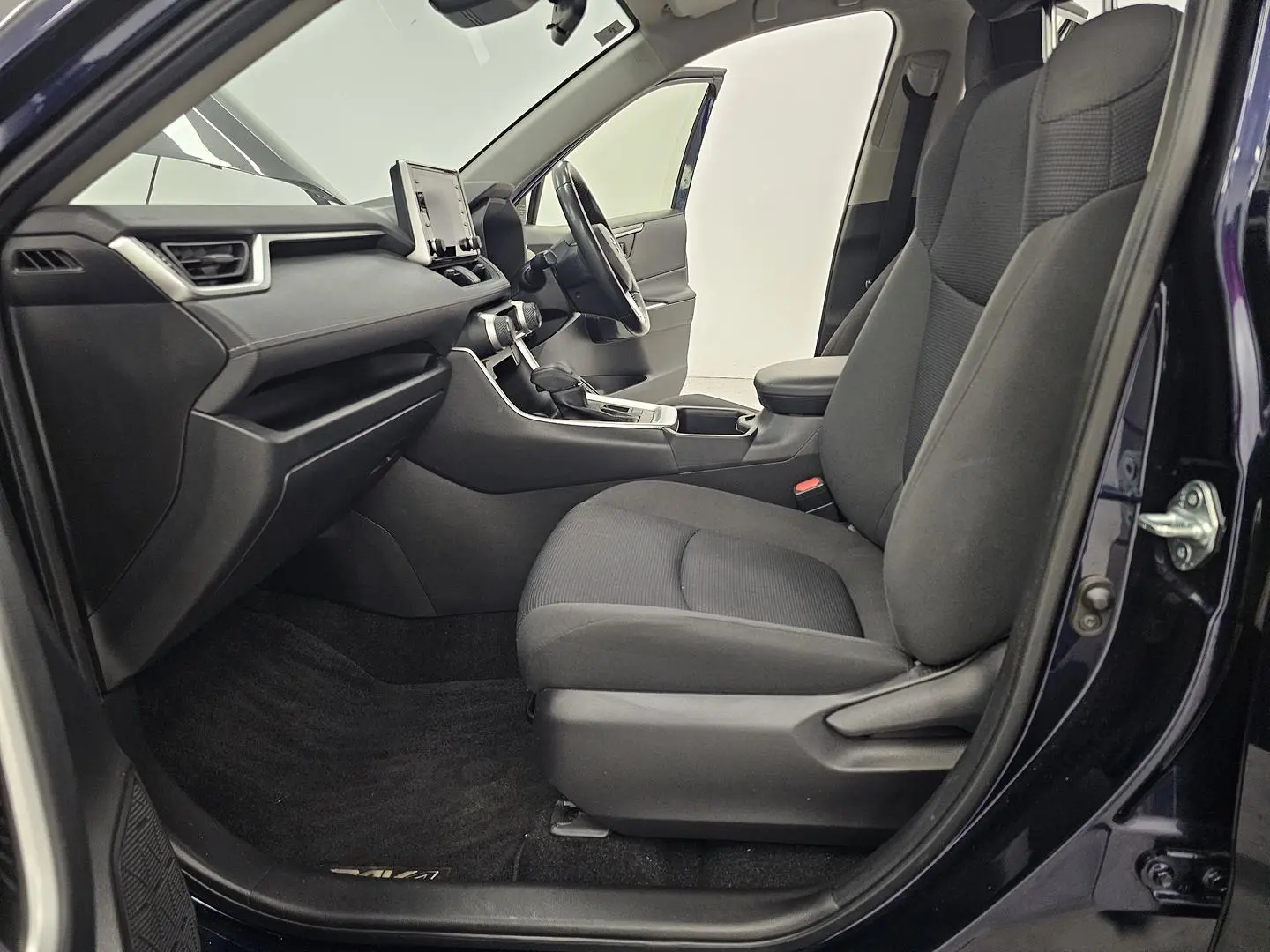 2022 Toyota RAV4 Gallery Image 12