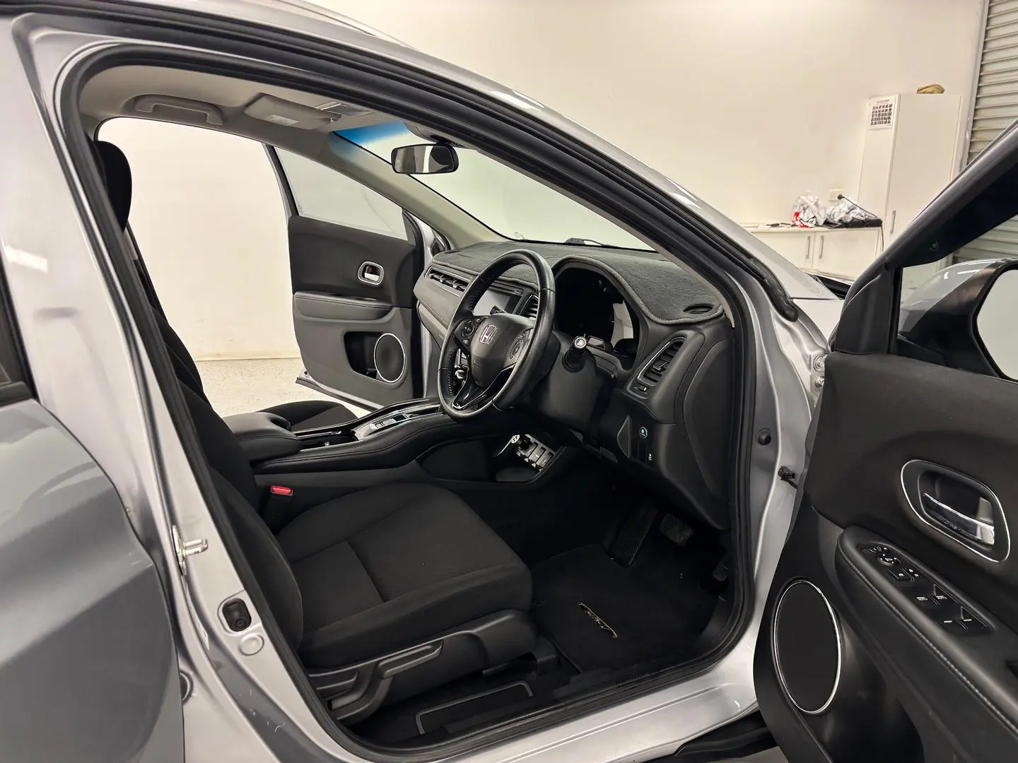 2017 Honda HR-V Gallery Image 21