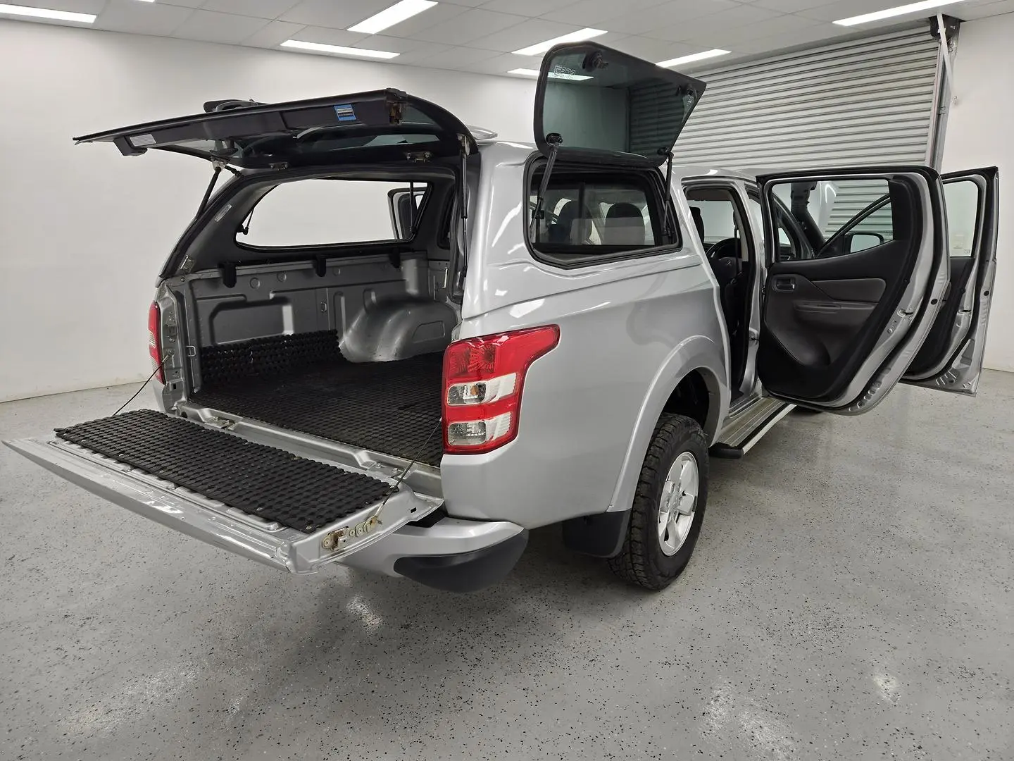 2018 Mitsubishi Triton Gallery Image 10