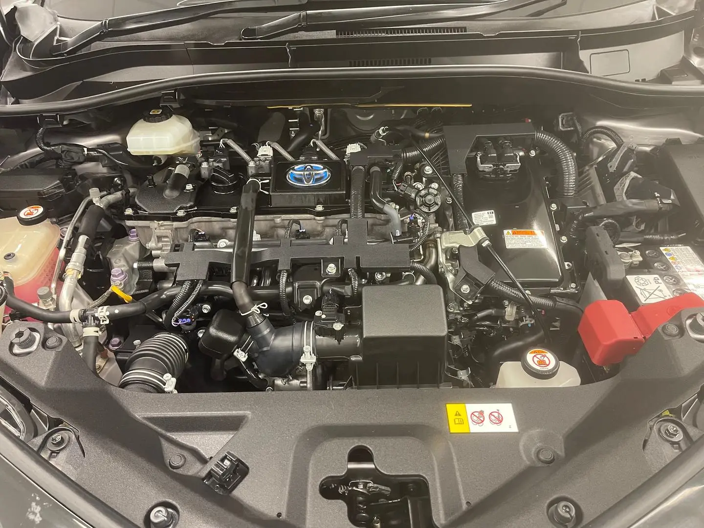 2020 Toyota C-HR Gallery Image 16