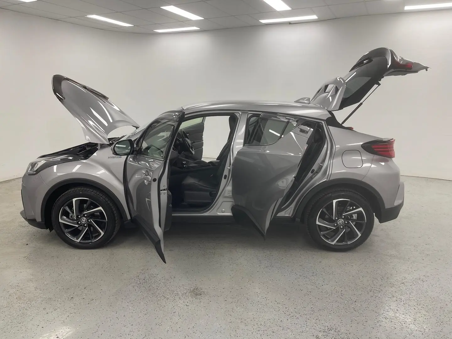 2020 Toyota C-HR Gallery Image 13