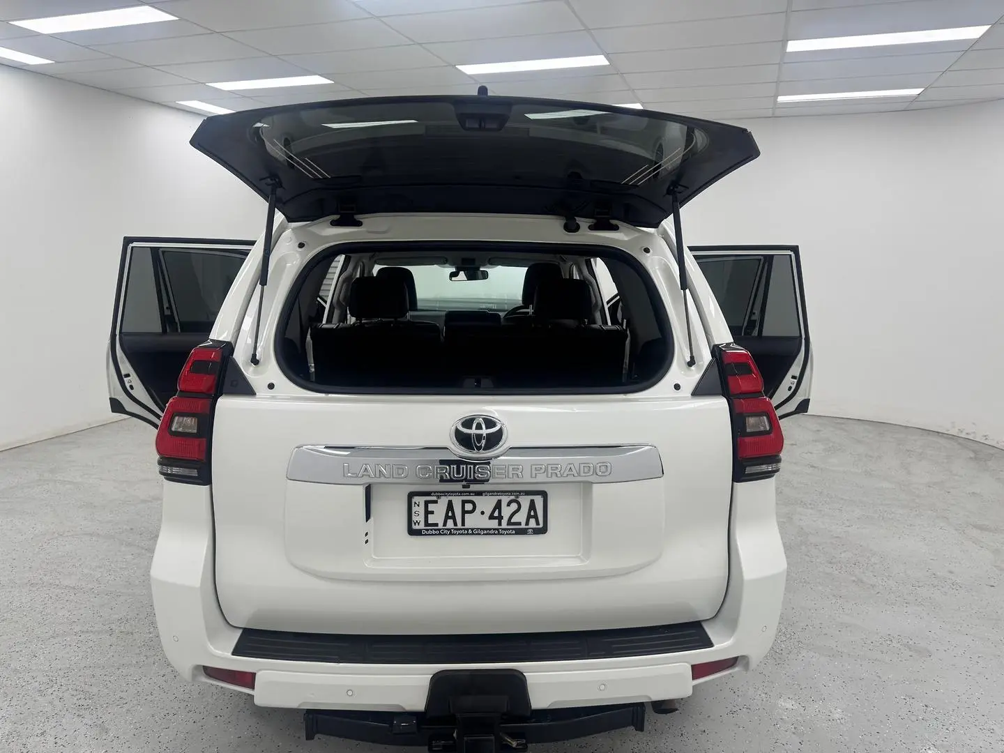 2019 Toyota Landcruiser Prado Gallery Image 10