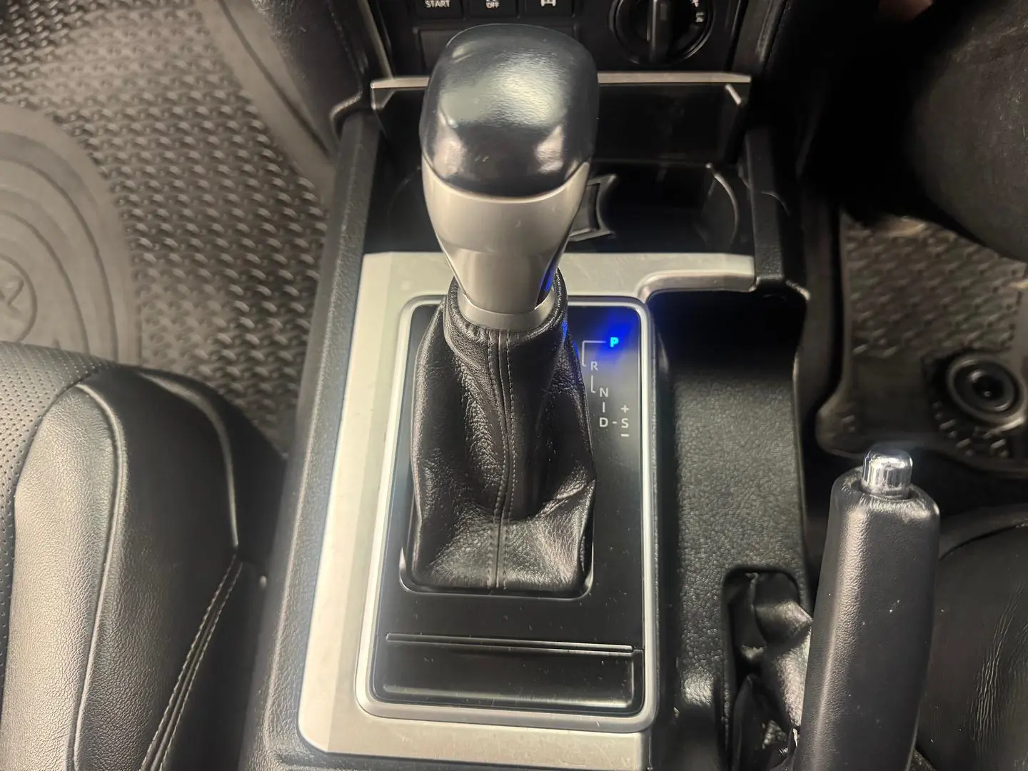 2019 Toyota Landcruiser Prado Gallery Image 25
