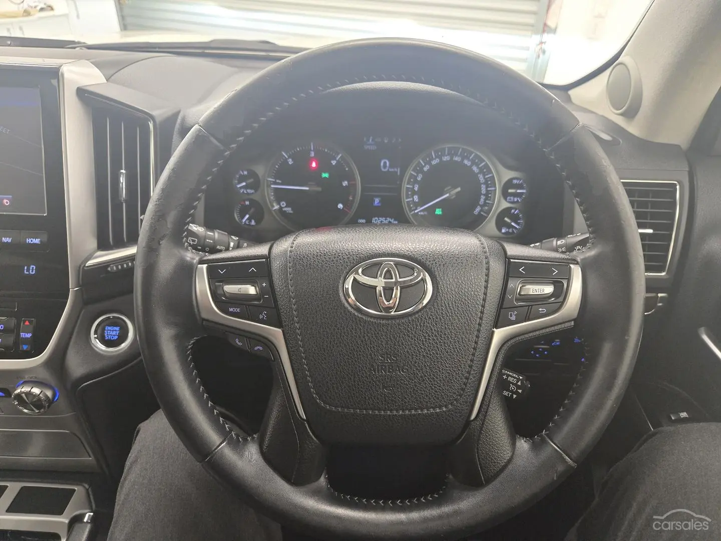 2016 Toyota Landcruiser Image 25