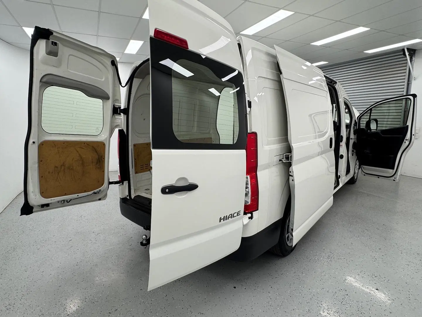 2023 Toyota Hiace Gallery Image 9