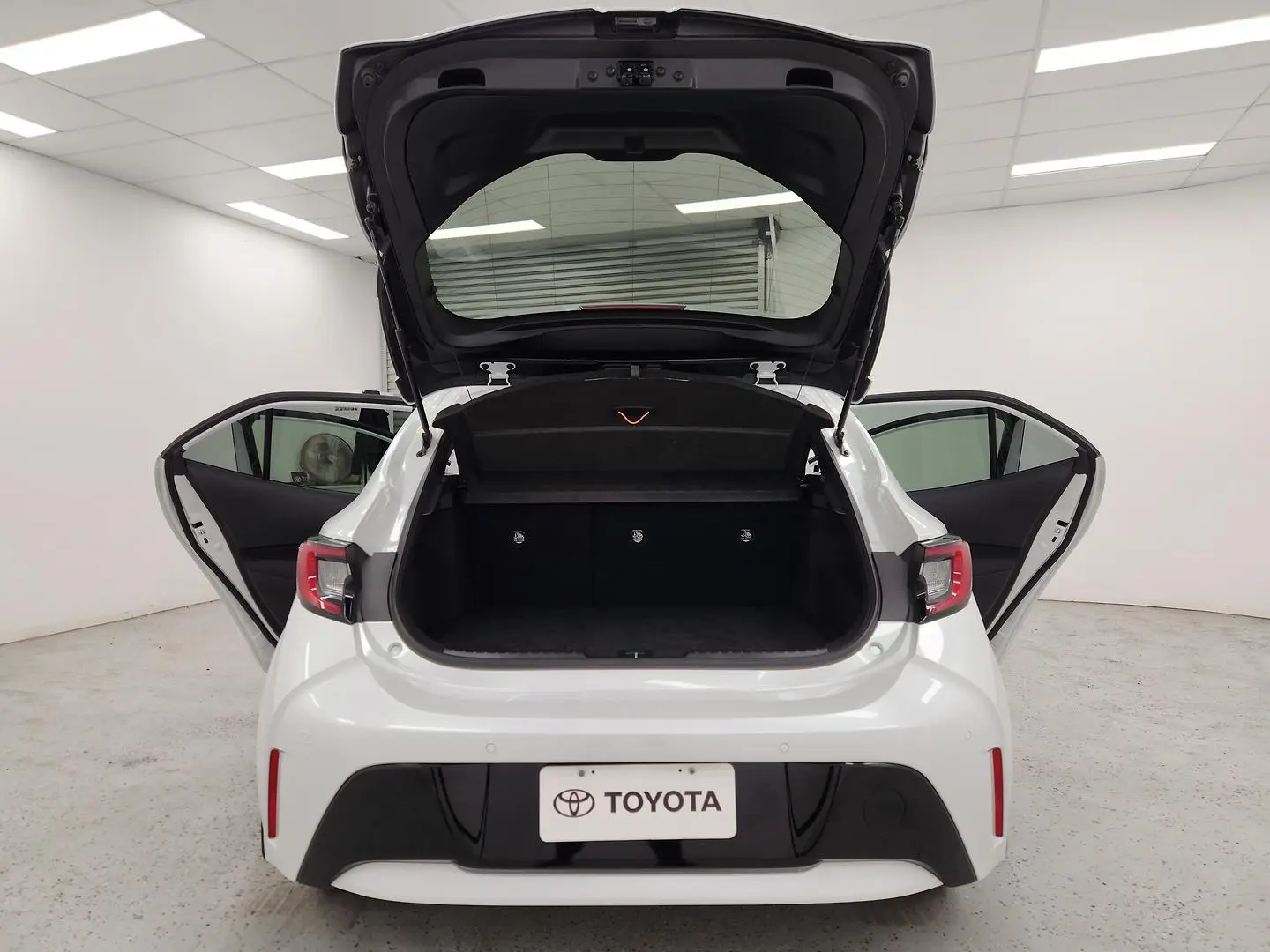 2023 Toyota Corolla Gallery Image 11