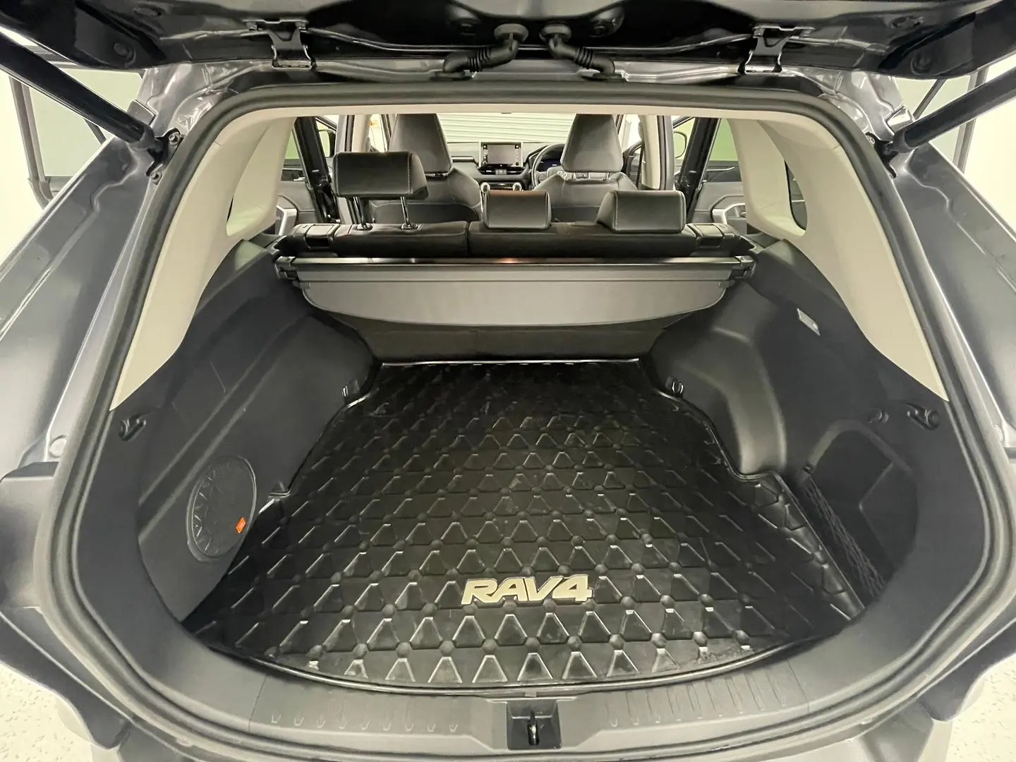 2020 Toyota Rav4 Gallery Image 19