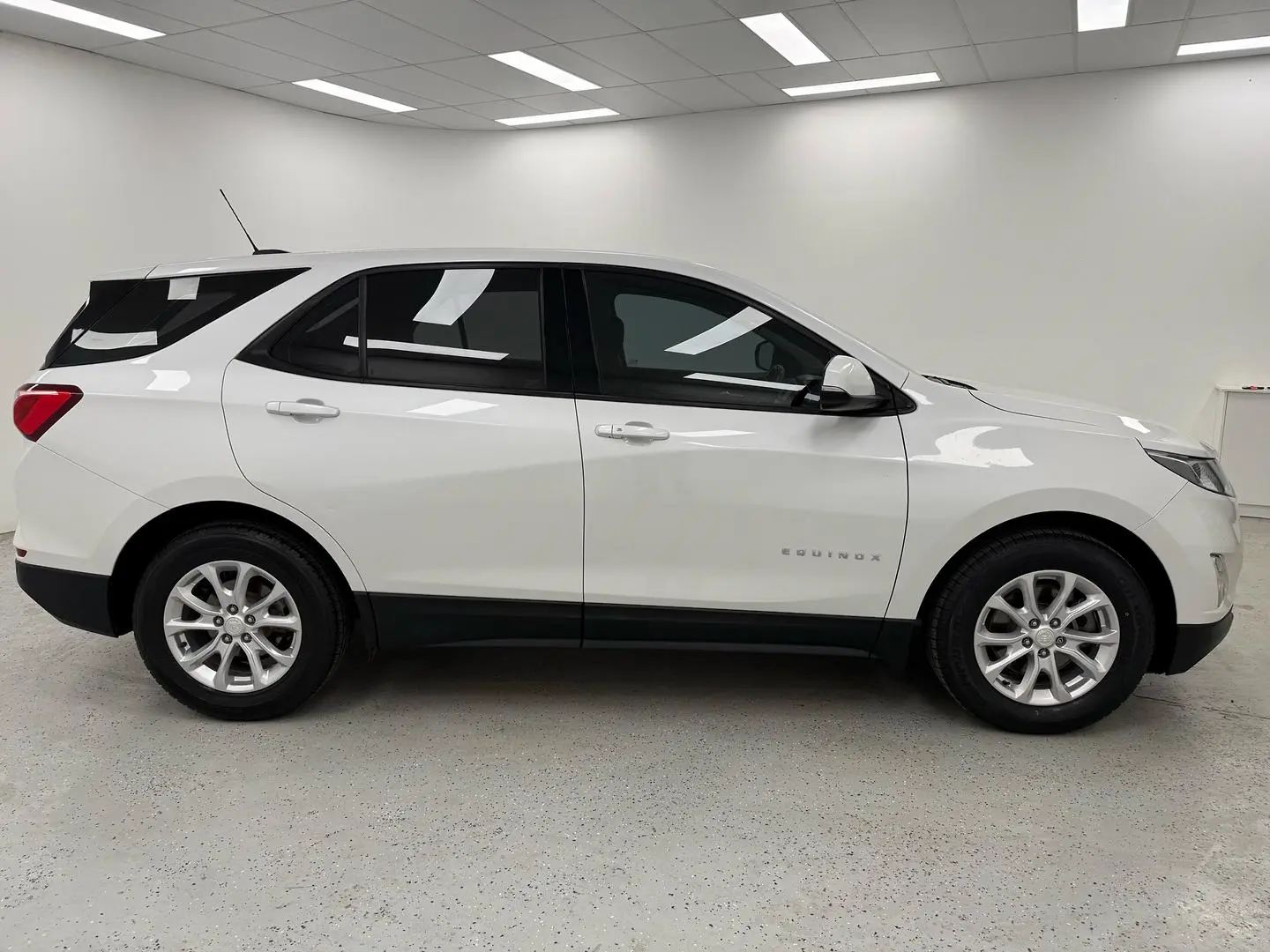 2019 Holden Equinox Gallery Image 2