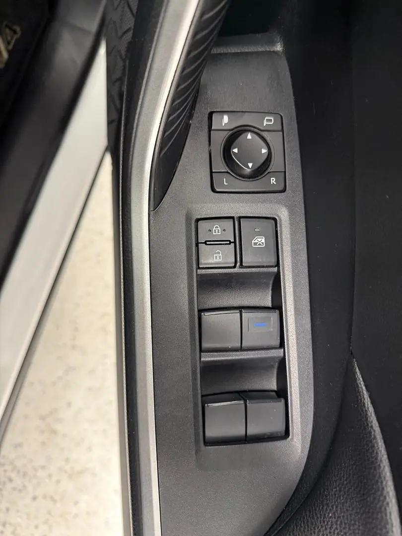 2022 Toyota RAV4 Gallery Image 29