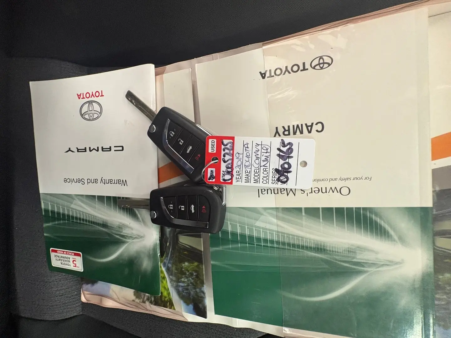 2019 Toyota Camry Gallery Image 23