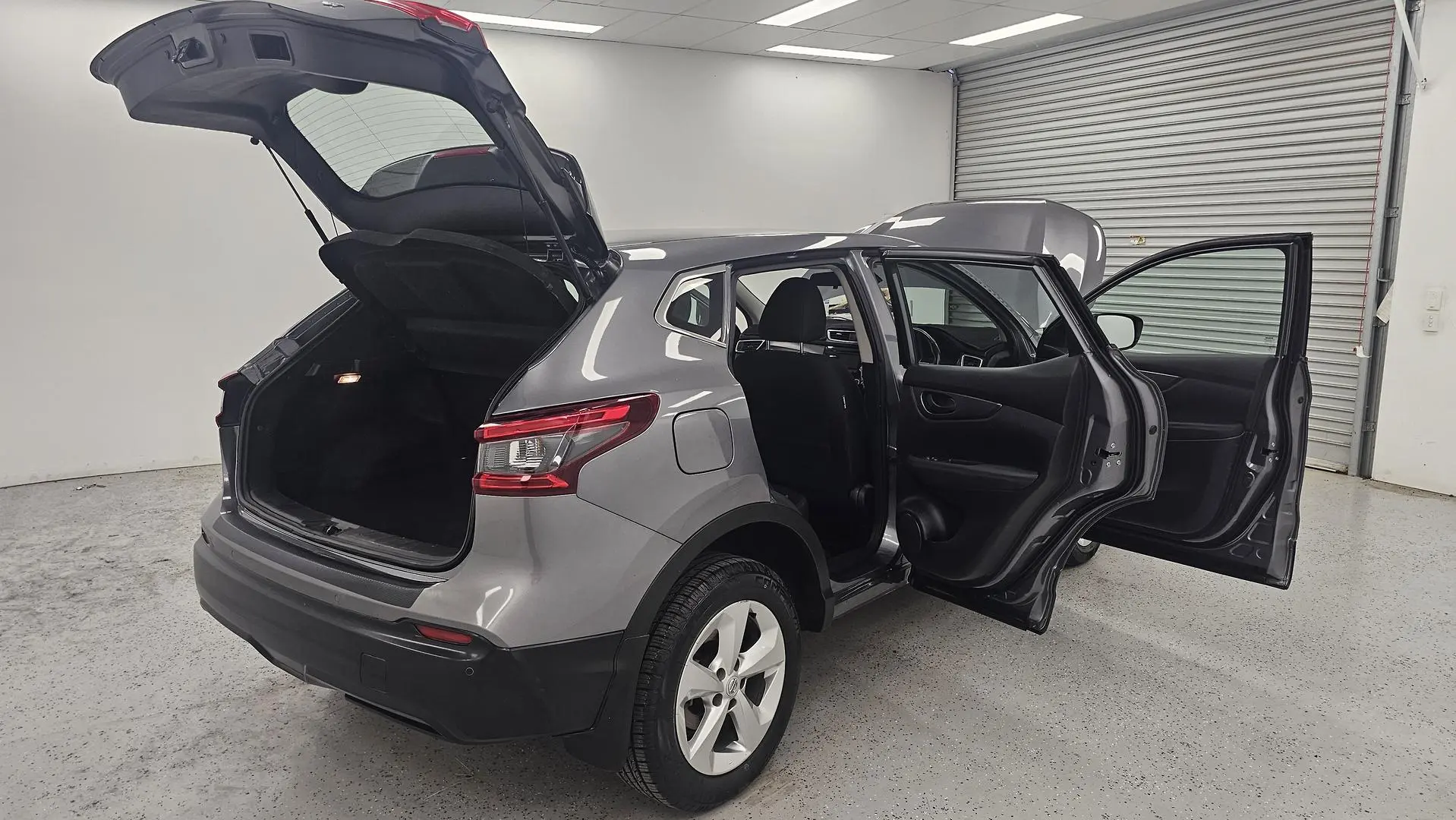 2018 Nissan QASHQAI Gallery Image 19